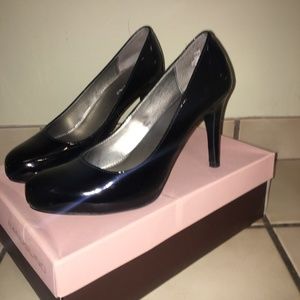 Bandolino Black Patent Leather Pumps BARELY WORN